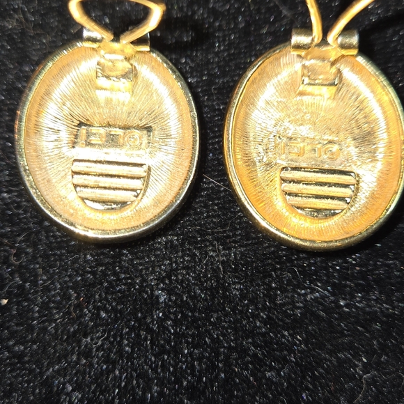 Vintage Liz Claiborn Omni Clip Gold and Silver Dome Earrings - Picture 9 of 9